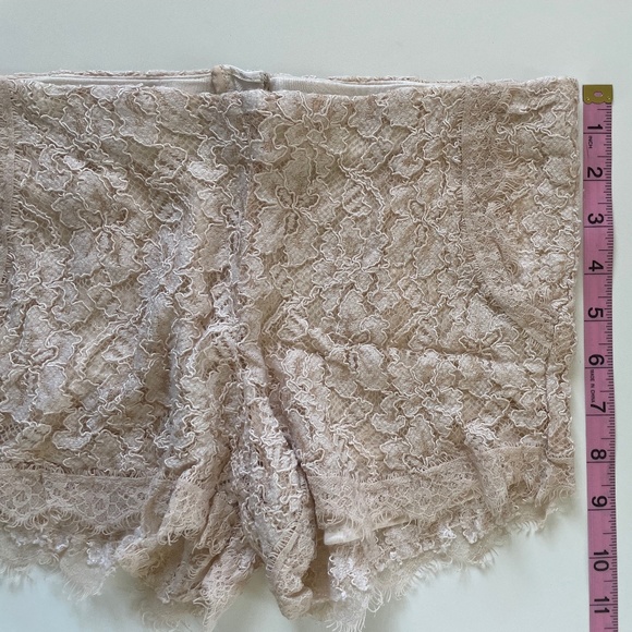 Wilfred by Aritzia | Cream Ivory Scallop Lace Jules Shorts | Size XXS 00 - Picture 10 of 14